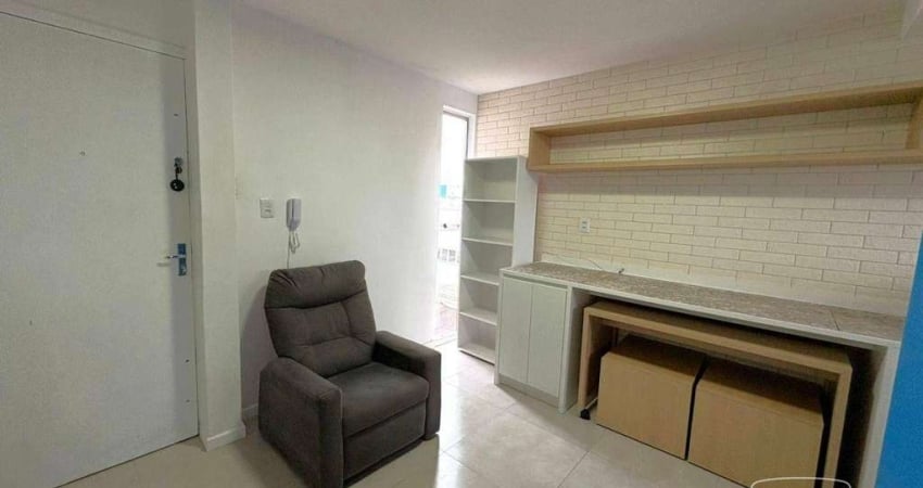 Apartamento com 1 dormitório para alugar, 27 m² por R$ 1.984,21/mês - Campinas - São José/SC