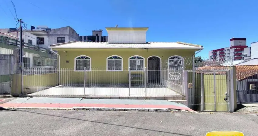 Casa com 4 dormitórios para alugar, 220 m² por r$ 5.990,00/mês - capoeiras - florianópolis/sc