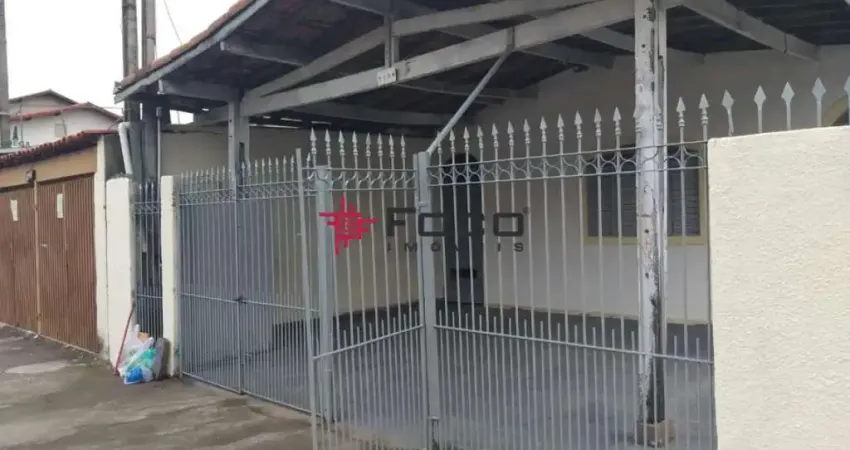 Casa de Esquina à venda na Av. Ouro Fino - Bosque dos Eucaliptos - Excelente para ponto comercial