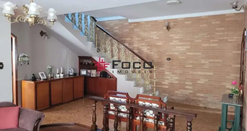 Sobrado com 4 Quartos e 4 banheiros à Venda, 249 m²