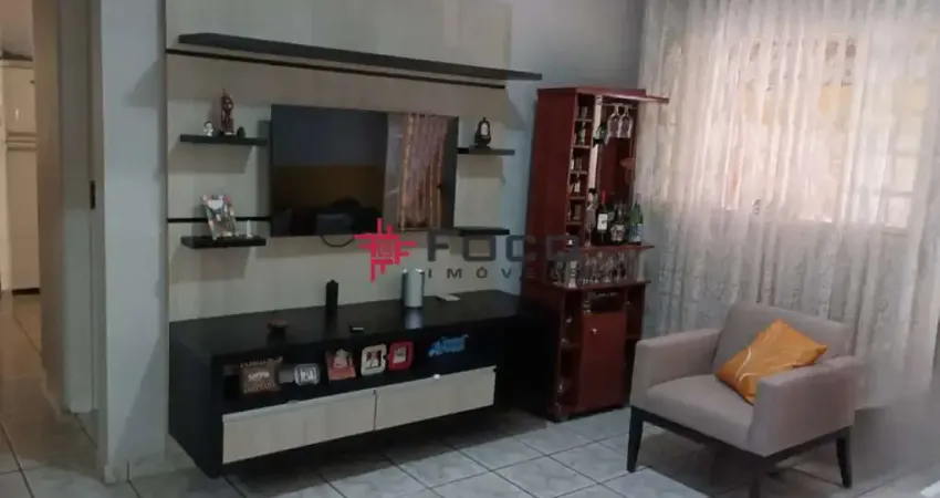 Casa / 02 dormitórios / Jardim Cruzeiro do Sul / 150 m² de terreno / 100 m² de área construída / São José dos Campos