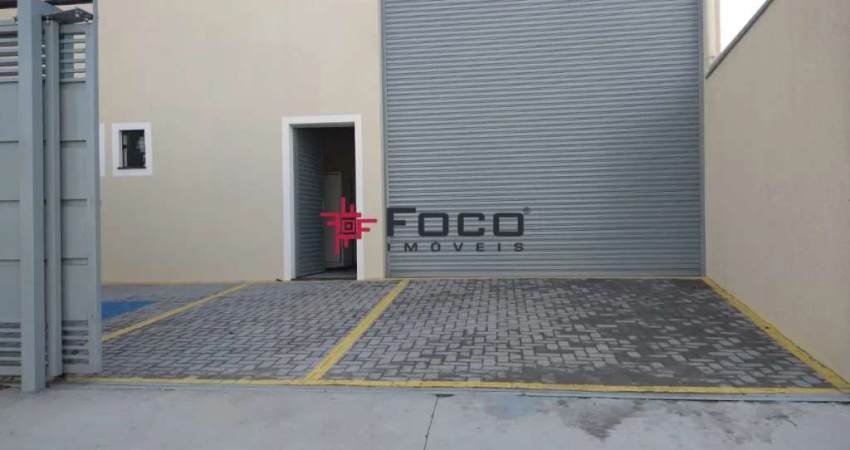 Venda / Galpão Comercial / Altos de Santana / Escritório / 04 banheiros / Copa / 312m² de terreno / 372m² de construção/ Jacareí.