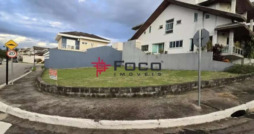 Terreno de Esquina de 329m² para Venda no Floradas do Paratehy