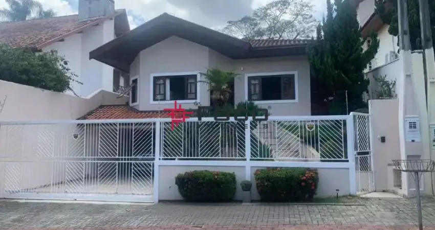 Casa à Venda com 4 Dormitórios, 198m² - R$1.500.000 - Jd. Esplanada