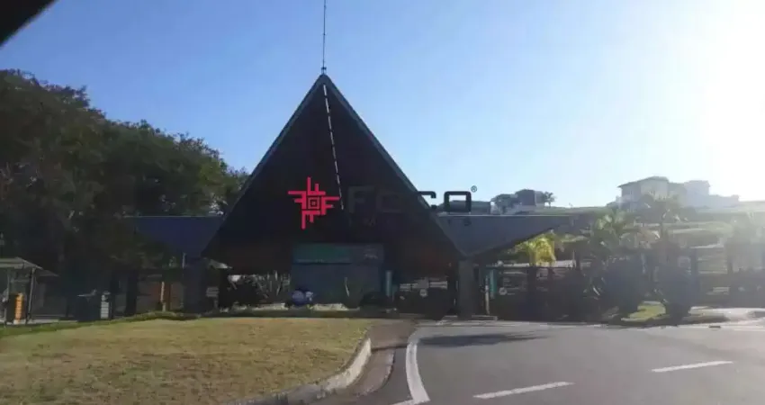 Terreno de 740m² plano no condomínio reserva do paratehy sul