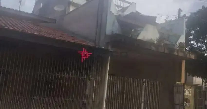 Sobrado de 3 Andares - no Parque Interlagos - 3 Dormitórios - 300m² .