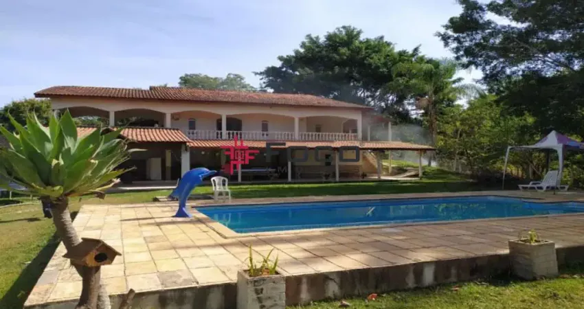 Excelente chácara com piscina / bairro dos freitas / 450 m² de área construída / 14.000 m² de área / cachoeira na propriedade / área gourmet / são josé dos campos.