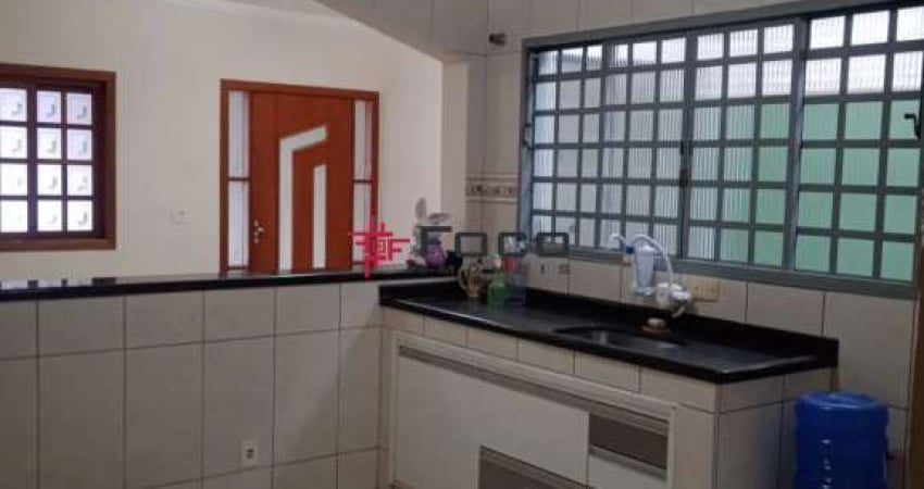 Casa/ Jardim Colonial/ 03 Dormitórios sendo 01 suíte/150m²/ São José dos Campos