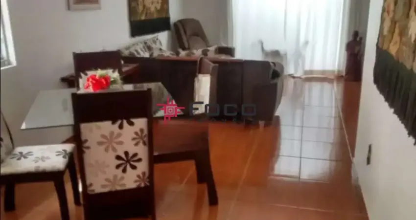 Excelente casa com piscina / Jardim das Industrias / 04 dormitórios sendo 1 suíte / 96 m² de construção / 280 m² de terreno / São José dos Campos