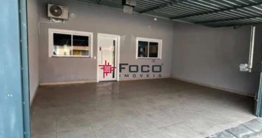 Casa  /  Santa Paula   / 03 Dormitórios / 01 Suíte / 140M²TE / 140M²AC / Jacareí