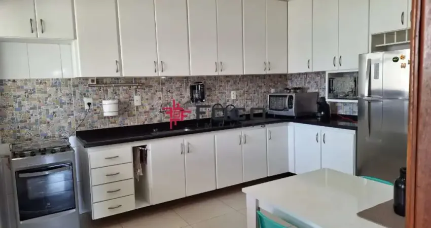 Apartamento/Jardim Ismênia/ 03 Dormitórios sendo 01 suíte/99m²/ São José dos Campos