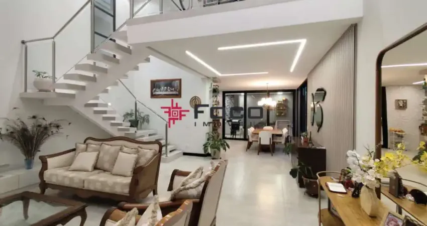 Sobrado - Condomínio Reserva Aruanã - Bairro Floresta - 04 Dormitórios - 292 m²