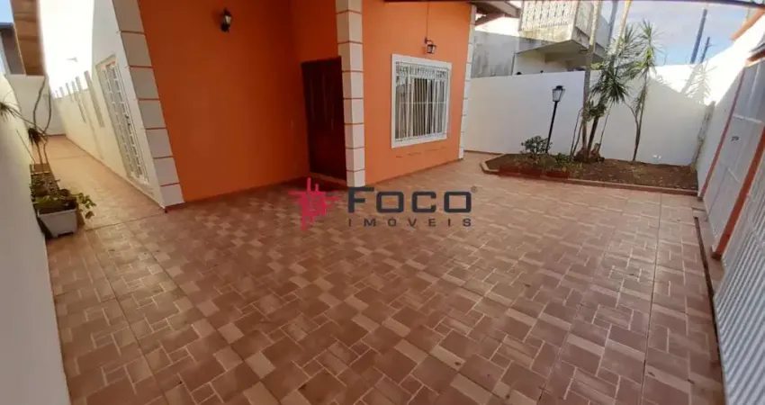 Casa 4 Dormitórios em Lote Inteiro no Jardim Portugal