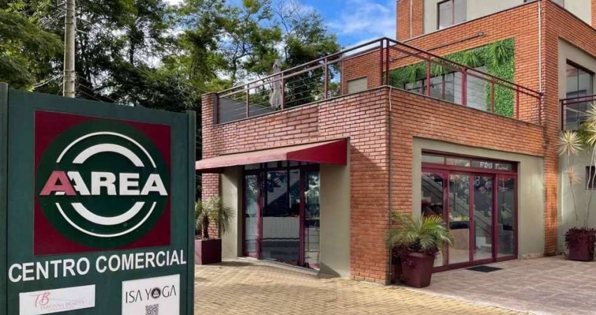 Loja &amp;quot;A&amp;quot; - Centro Comercial ÁAREA (176,88m²) - OPORTUNIDADE!