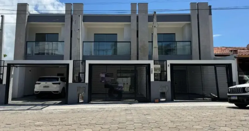 Excelente Sobrado Pertinho da Praia em Balneário Piçarras