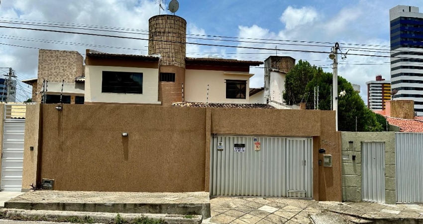 Casa duplex com 3 suítes em Capim Macio, 236 m2 - R$620.000,00 - whatsapp: 84 9.9145.9638