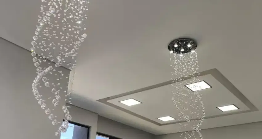 Casa em condomínio fechado à venda em chácara letônia com 3 suítes e armários planejados.