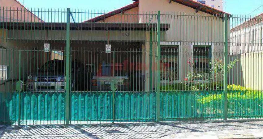 Casa com 3 quartos, Centro, Jacareí - R$ 645 mil, Cod: 2832