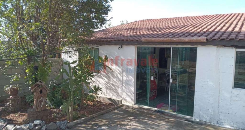 Chácara com 2 quartos, Veraneio Irajá, Jacareí - R$ 300 mil, Cod: 14424