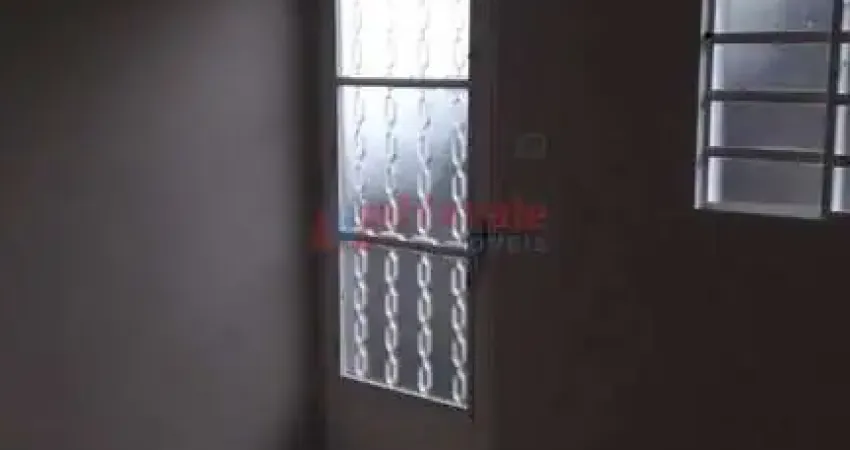 Casa com 2 dorms, Cidade Salvador, Jacareí - R$ 240 mil, Cod: 12977