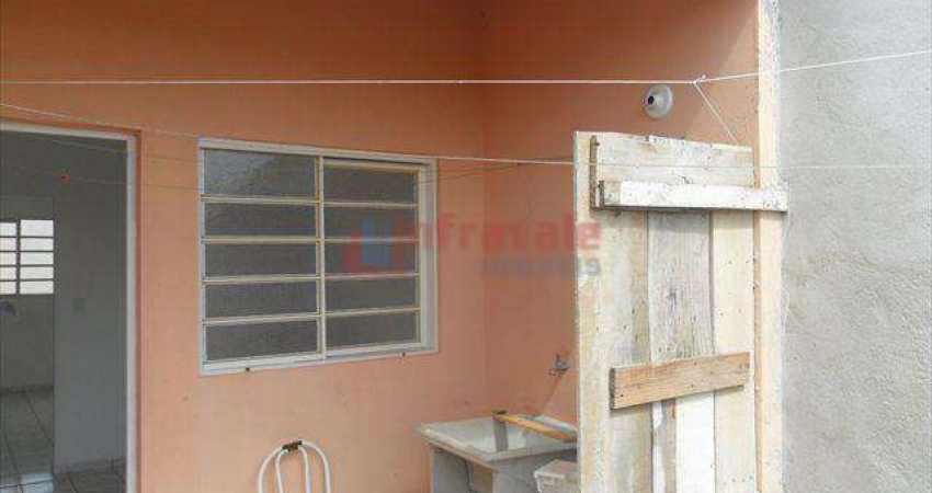 Casa de Condomínio com 2 quartos, Parque Santo Antônio, Jacareí - R$ 240 mil, Cod: 2375