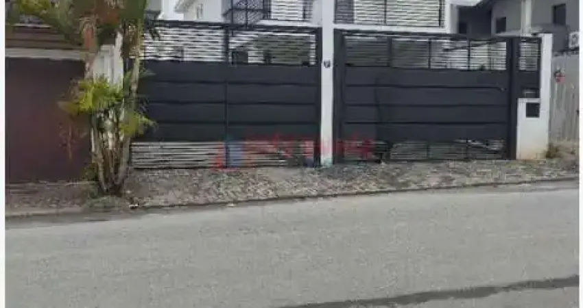 Sobrado com 3 quartos, Loteamento Villa Branca, Jacareí - R$ 1.48 mi, Cod: 13803