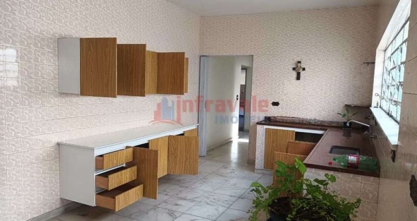 Casa com 3 quartos, Centro, Jacareí - R$ 750 mil, Cod: 13149