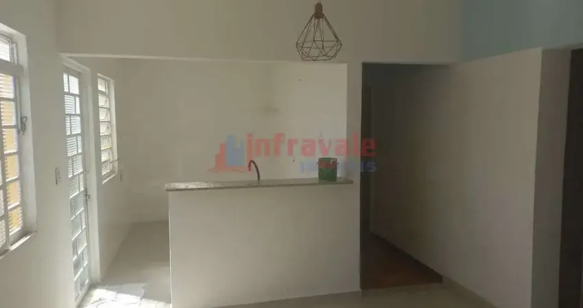 Casa com 3 dorms, Centro, Jacareí - R$ 700 mil, Cod: 13031