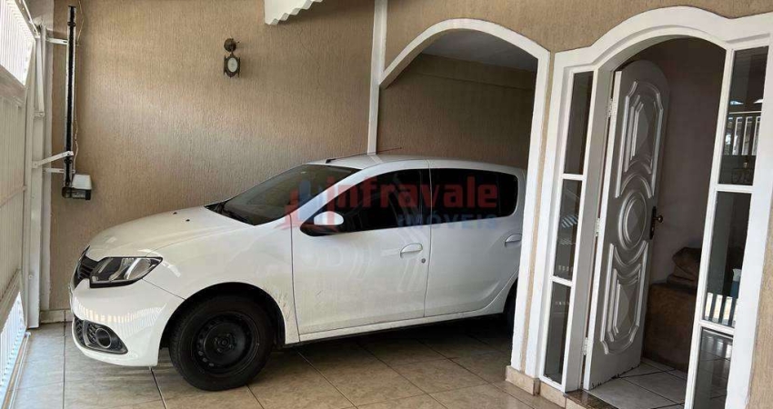 Sobrado com 4 quartos, Vila Pinheiro, Jacareí - R$ 560 mil, Cod: 13253