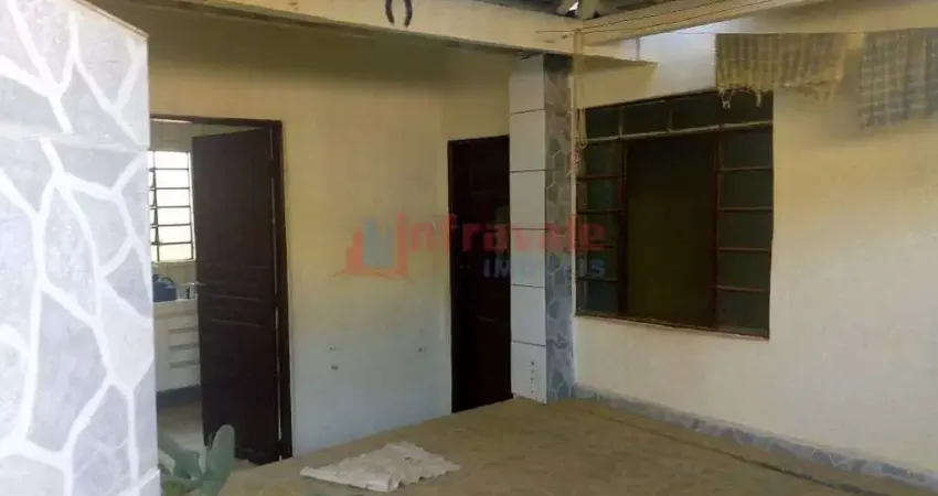 Casa com 2 dorms, Centro, Jacareí - R$ 350 mil, Cod: 9422