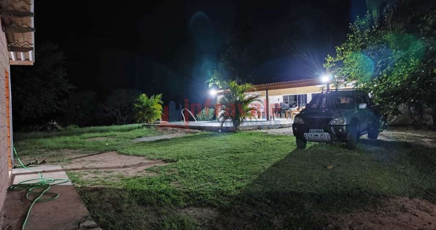 Chácara com 5 quartos, Vila Menino Jesus, Caçapava - R$ 690 mil, Cod: 12642