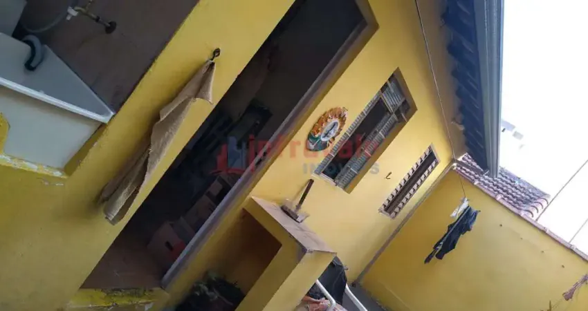 Casa com 3 quartos, Centro, Jacareí - R$ 380 mil, Cod: 11513