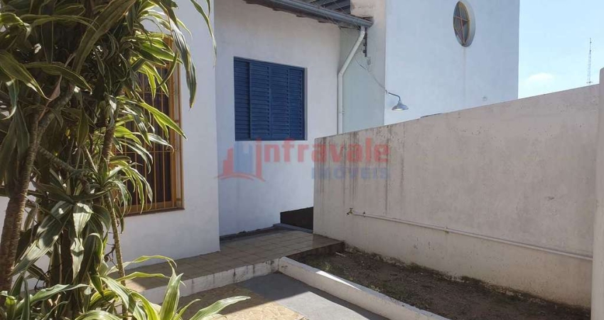 Sobrado com 2 quartos, Jardim Jacinto, Jacareí - R$ 675 mil, Cod: 14728