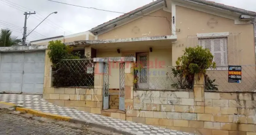 Casa com 2 quartos, Centro, Jacareí - R$ 360 mil, Cod: 10298