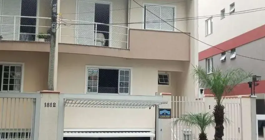 Casa com 3 quartos à venda na Rua Maranhão, 1812, Água Verde, Curitiba