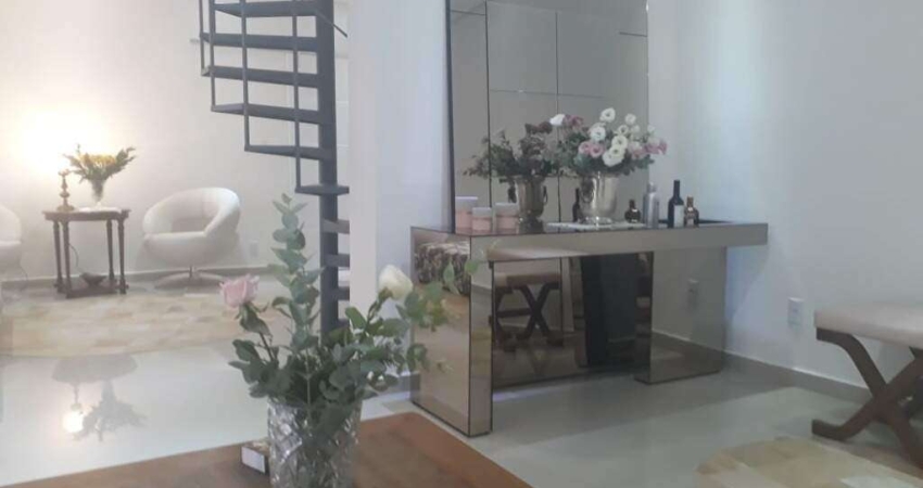 Linda casa reformada de 4 quartos e 2 vagas