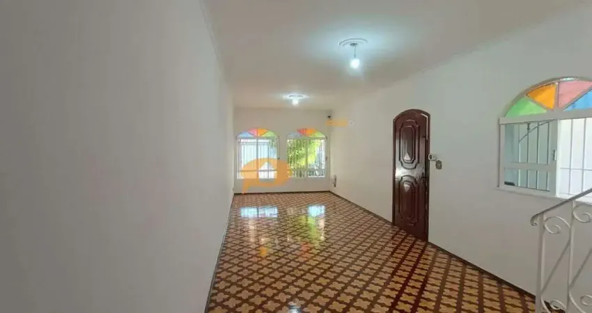 Sobrado a venda com 03 dormitórios, edícula, quintal e 01 vaga - Moinho Velho