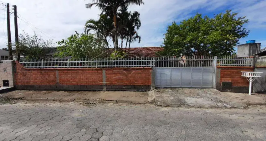 CASA PARA ALUGAR, R$ 2.700,00 BAIRRO GRAVATÁ NAVEGANTES/SC.