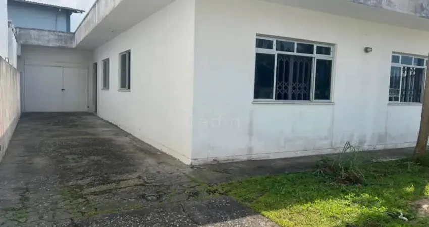 Casa 03 dormitórios à venda, r$ 850.000,00 bairro centro em navegantes
