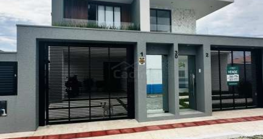 CASA SOBRADO, ALTO PADRÃO 3 DORMITÓRIOS, R$1.050.000,00 CENTRO, 600 METROS DO MAR, NAVEGANTES/SC