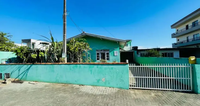 TERRENO DE 300M², COM 3 CASAS, PARA VENDA R$550.000,00, BAIRRO SÃO PAULO, NAVEGANTES/SC