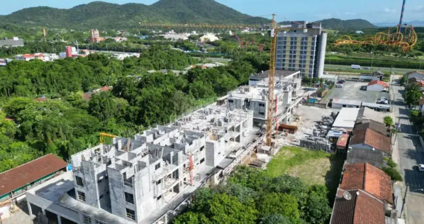 Apartamento 2 dorms. fun beach e park, prox. ao beto carrero, r$680.000,00