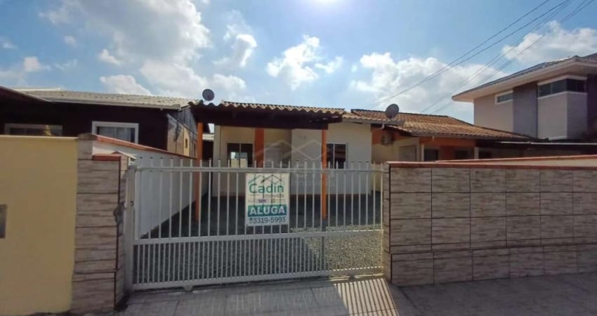 CASA PARA ALUGAR, R$ 1.800,00 BAIRRO GRAVATÁ PENHA/SC.