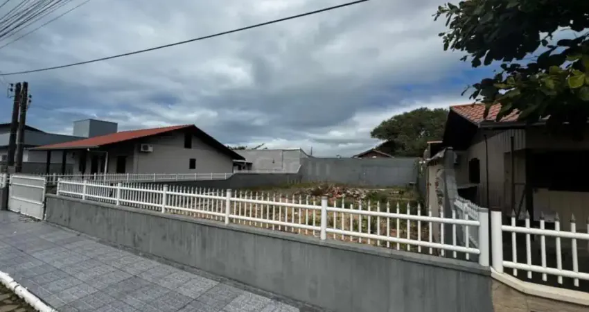 Terreno à venda, r$680.000,00 com 350m², na meia praia em navegantes/sc