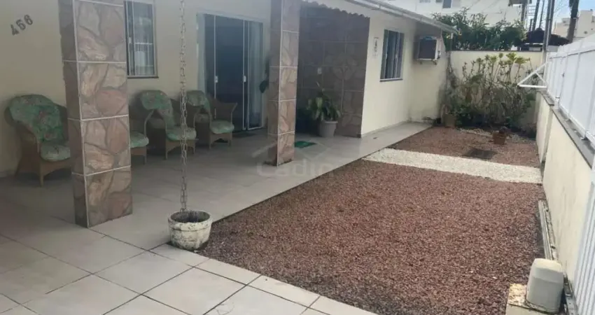 Casa com 3 quartos à venda na Rua Maria de Lourdes Couto Cabral, 456, Gravata, Navegantes