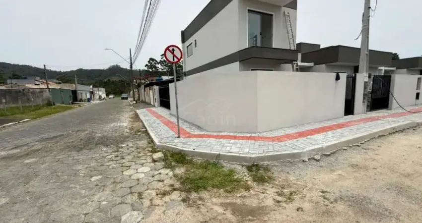 Sobrado geminado 2 dormitórios, r$ 495.000,00 no gravatá em navegantes/sc