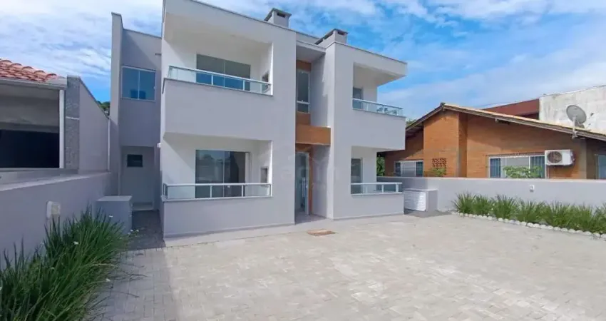 Apartamento à venda quadra mar, 02 dormitórios com suíte, bairro meia praia em navegantes, r$ 505.000,00.