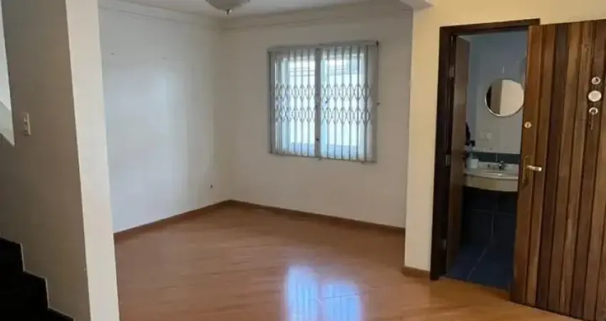 Semi mobiliado, sobrado 3 quartos com garagem, no bacacheri