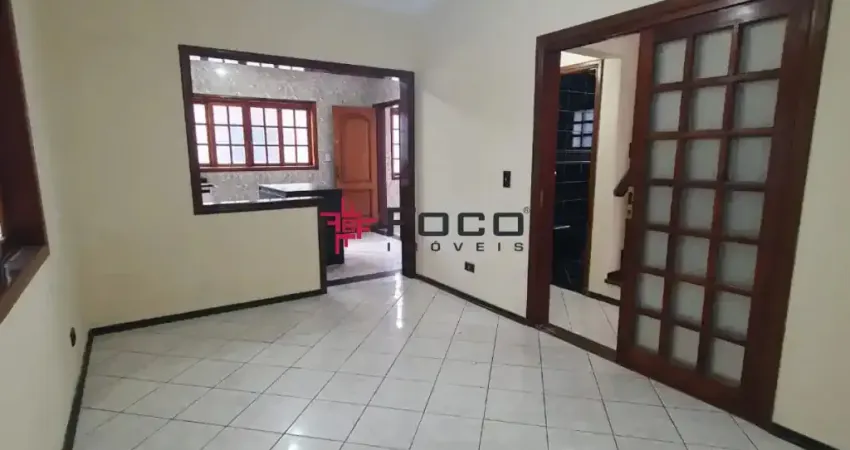 Sobrado / Parque Industrial / 04 dormitórios sendo 1 suíte / Área gourmet / 183 m² de construção / 268 m² de terreno / São José dos Campos