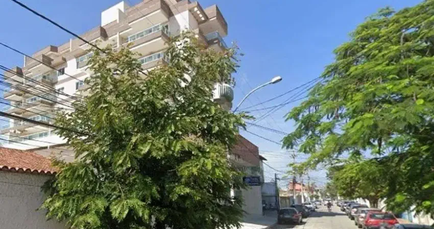 Ótimo Apartamento com 2 Quartos, sendo 1 suíte (área total com 107m²) no Centro de Cabo Frio -RJ